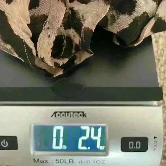 Sienna Womens Lightweight Blouse Top Semi Crop Top Leopard Print Size Medium - Picture 7 of 7